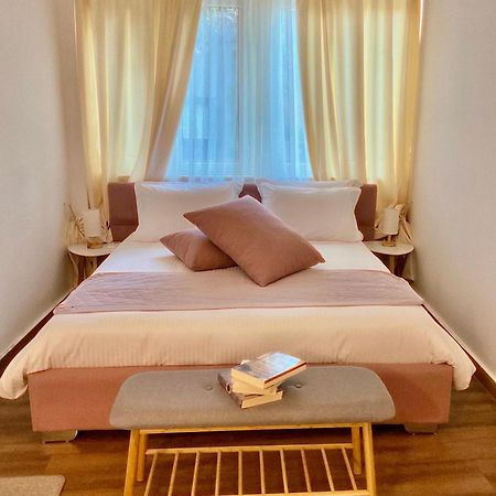 Compass Lofts Athens Apartment Екстериор снимка