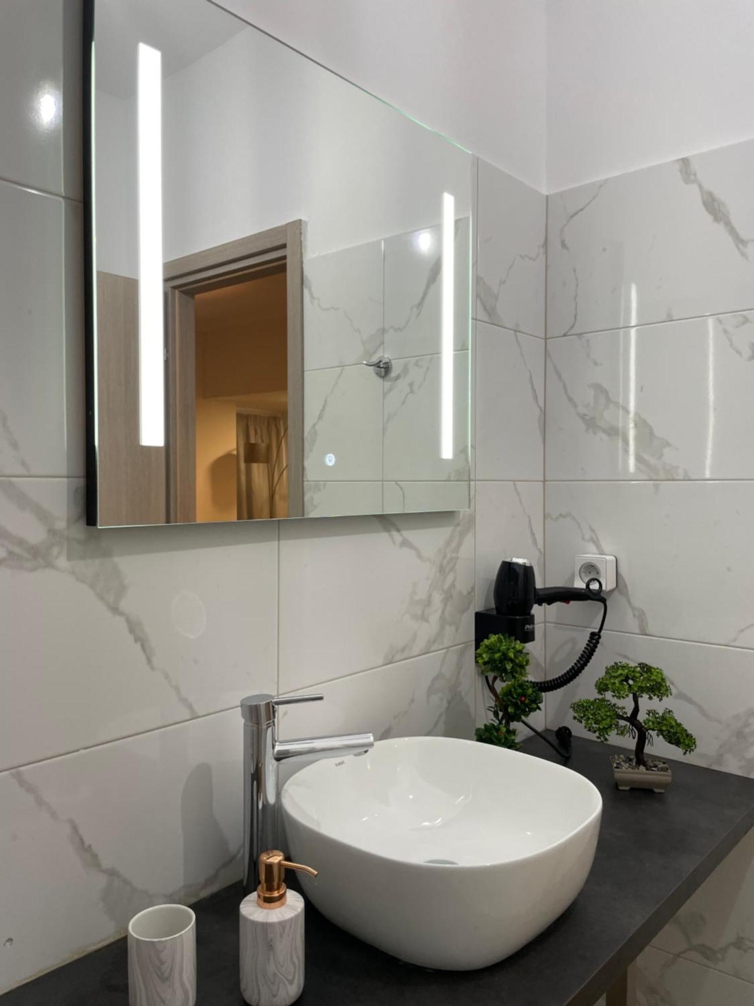 Compass Lofts Athens Apartment Екстериор снимка