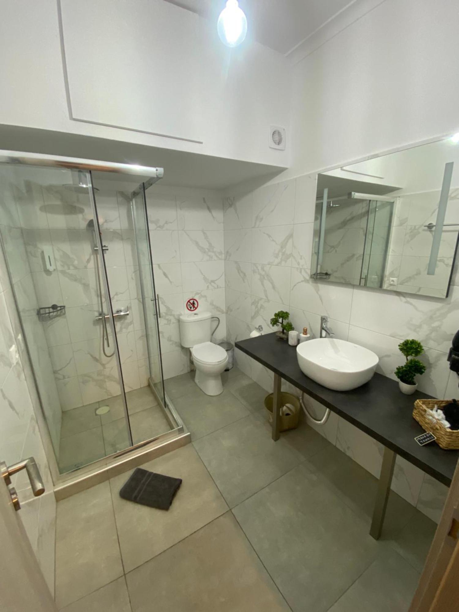 Compass Lofts Athens Apartment Екстериор снимка