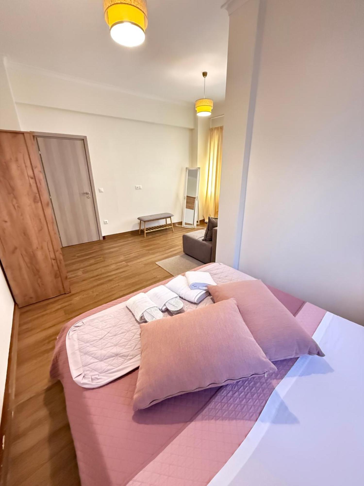 Compass Lofts Athens Apartment Екстериор снимка